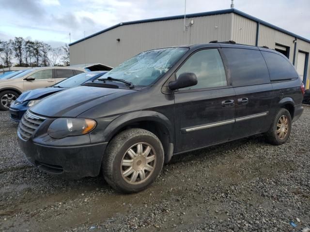 2005 Chrysler Town & Country Touring