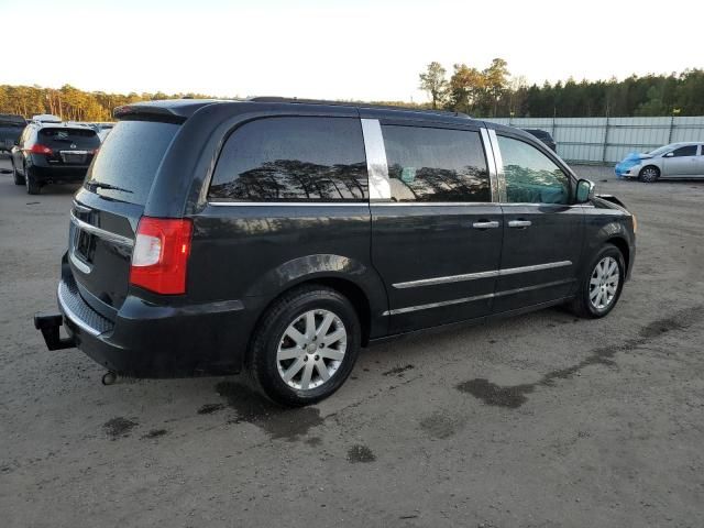 2012 Chrysler Town & Country Touring