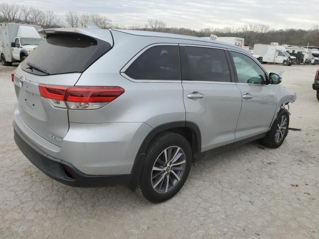 2019 Toyota Highlander SE