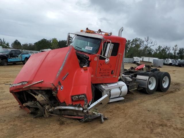 2005 Kenworth Construction T800