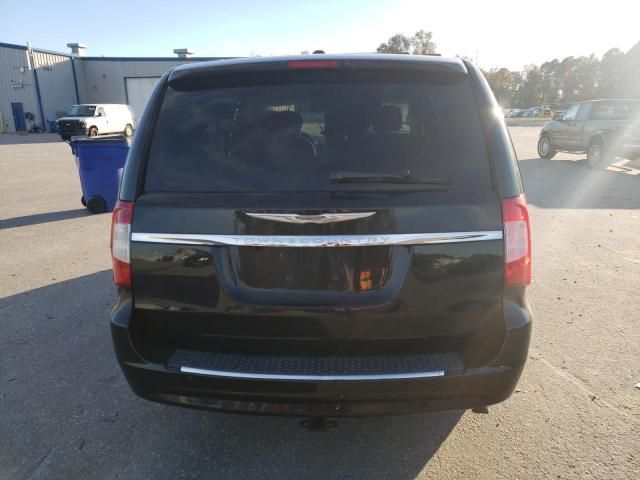 2011 Chrysler Town & Country Touring L