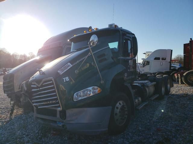 2016 Mack 600 CXU600