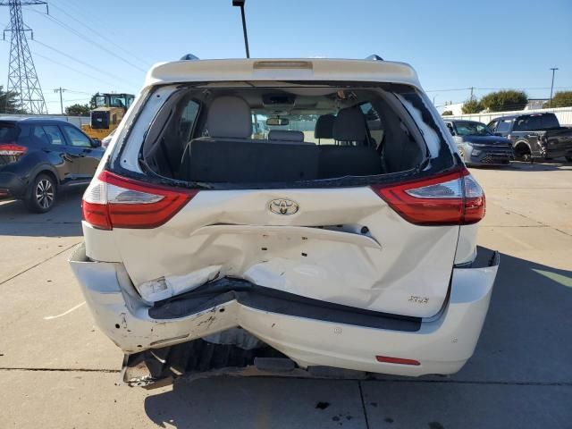 2015 Toyota Sienna XLE