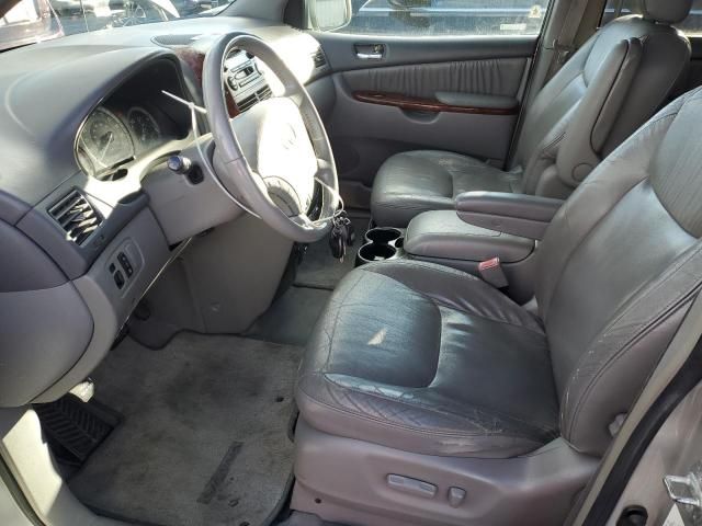 2004 Toyota Sienna XLE