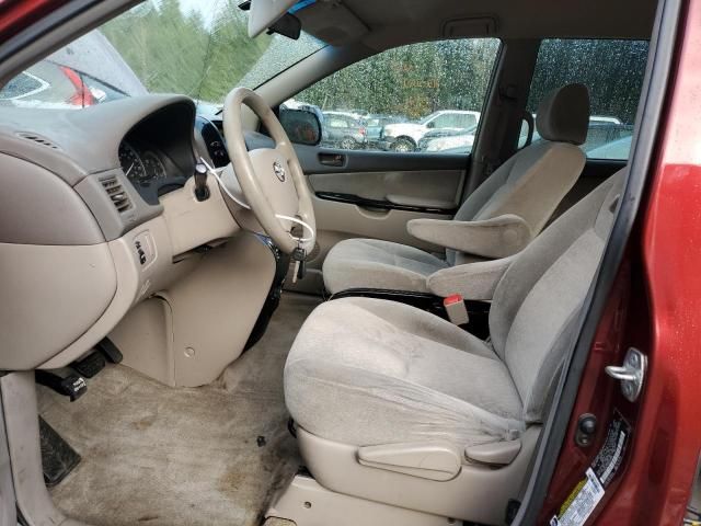 2005 Toyota Sienna CE