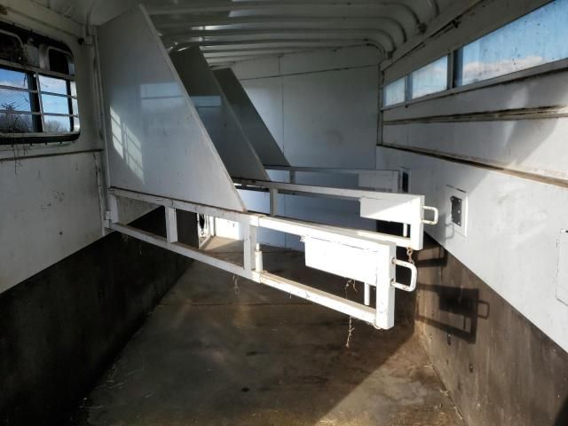 2002 CM Hors Trailer