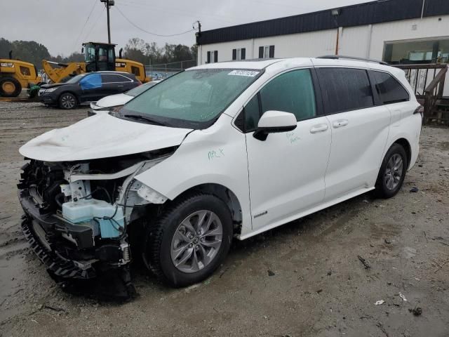 2021 Toyota Sienna LE