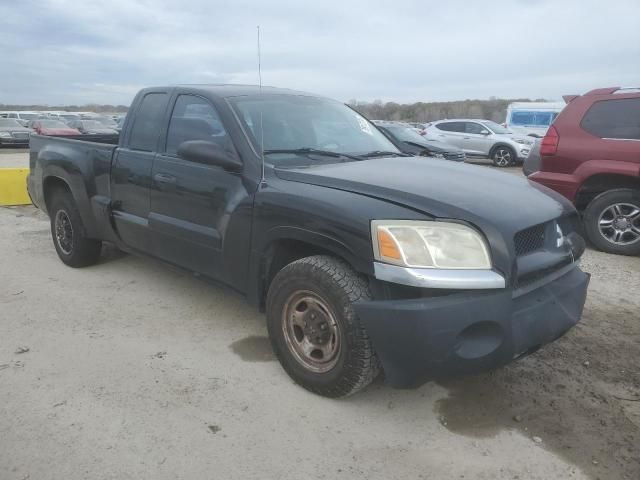 2006 Mitsubishi Raider LS