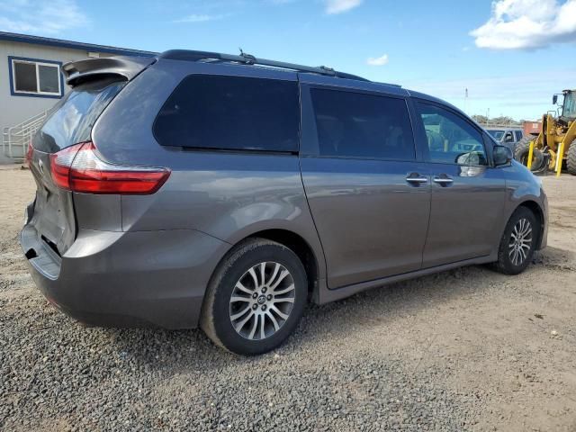 2020 Toyota Sienna XLE