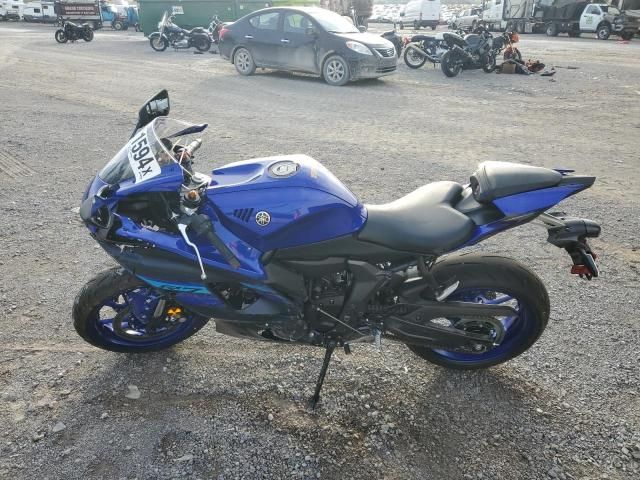 2024 Yamaha YZFR7