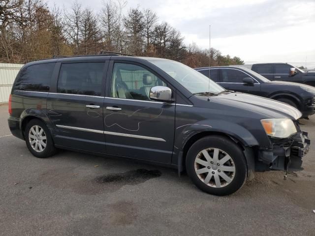 2012 Chrysler Town & Country Touring L