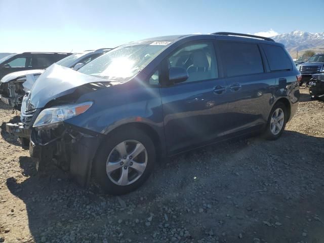 2015 Toyota Sienna LE