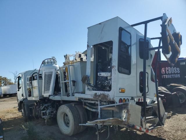 2015 Peterbilt 220