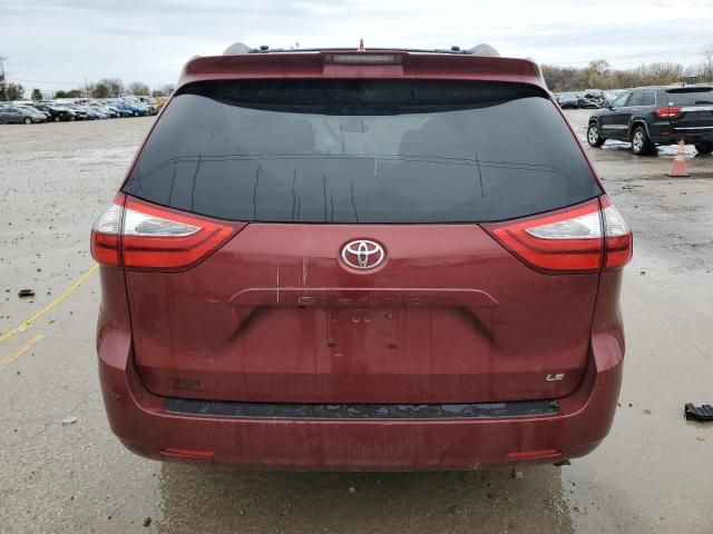 2018 Toyota Sienna LE