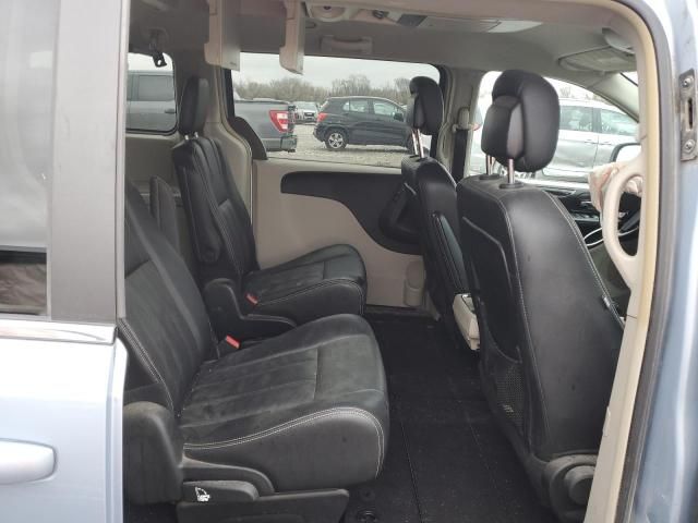 2013 Chrysler Town & Country Touring