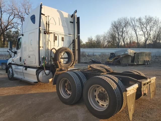 2010 Freightliner Cascadia 125