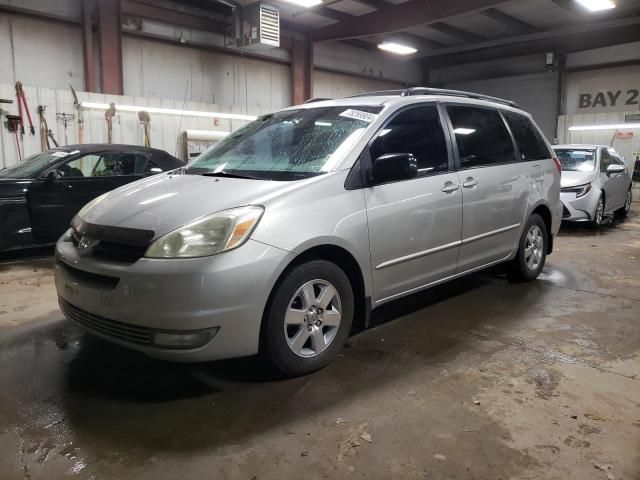 2004 Toyota Sienna CE