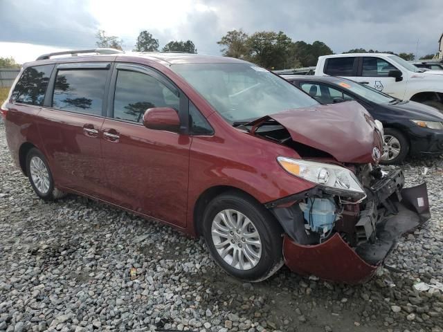 2017 Toyota Sienna XLE