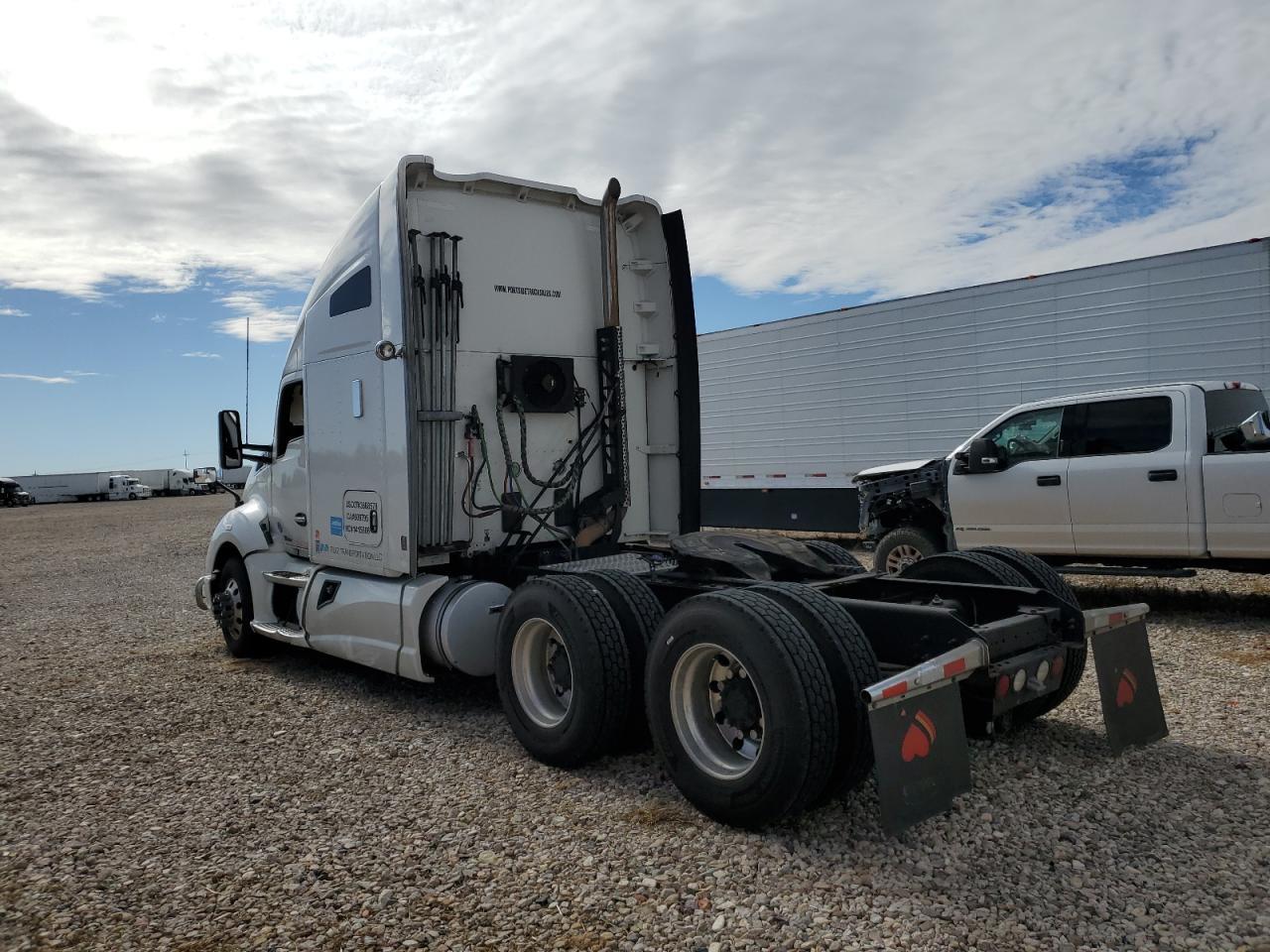 2017 Kenworth Construction T680