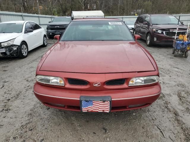 1999 Oldsmobile 88 Base