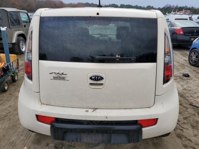 2011 KIA Soul +