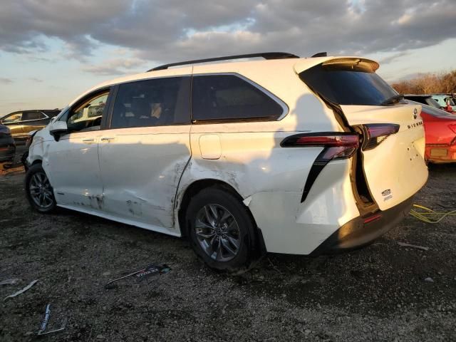 2021 Toyota Sienna XLE