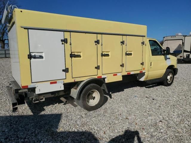 2018 Ford Econoline E450 Super Duty Cutaway Van