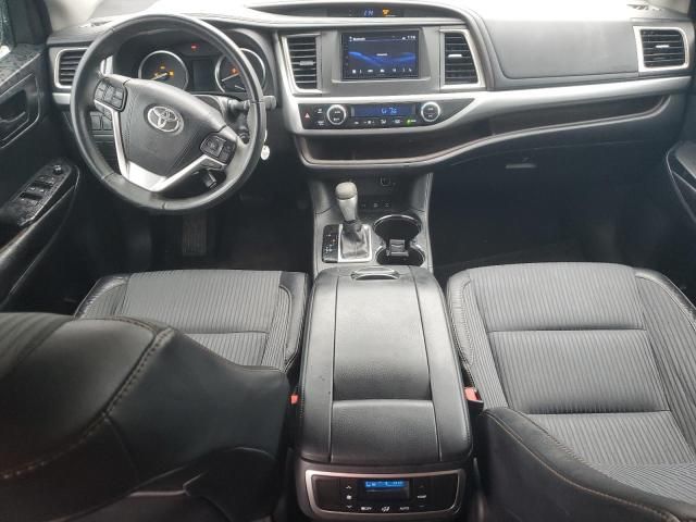 2016 Toyota Highlander LE