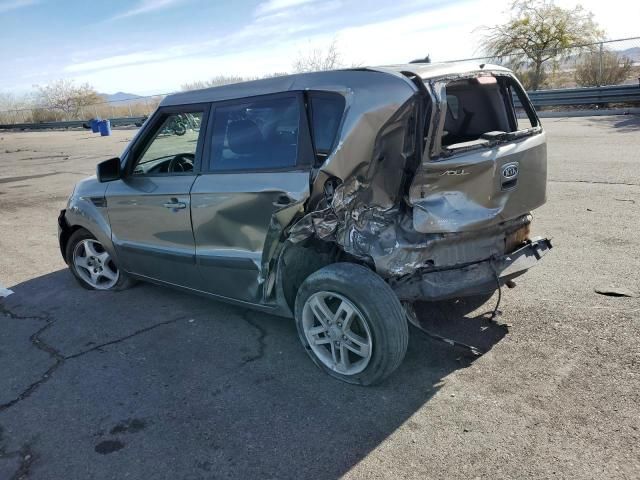 2011 KIA Soul +