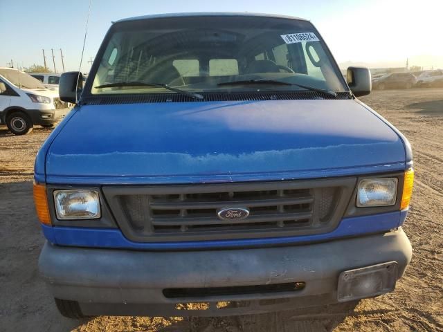 2004 Ford Econoline E350 Super Duty Wagon