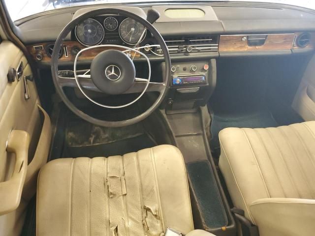 1972 Mercedes-Benz 250