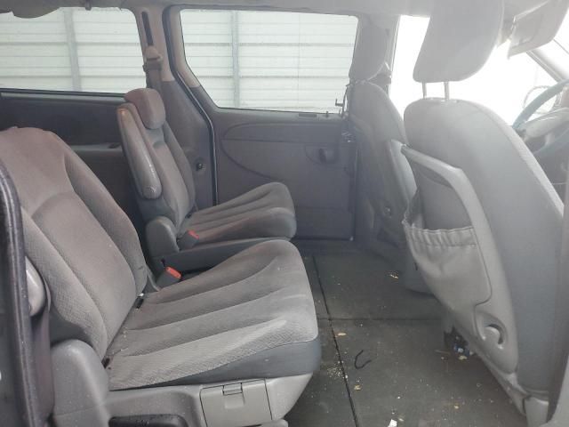 2005 Chrysler Town & Country LX