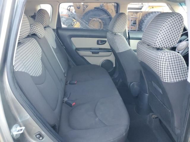 2011 KIA Soul +