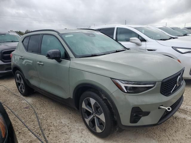 2025 Volvo XC40 Plus