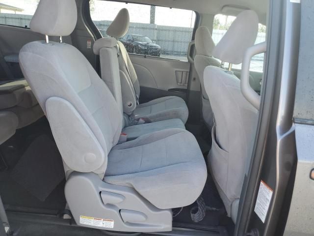 2015 Toyota Sienna LE