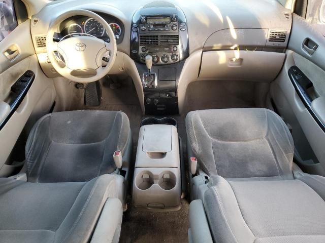 2004 Toyota Sienna CE