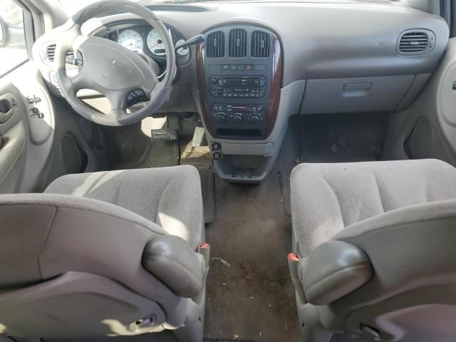 2003 Chrysler Town & Country LX