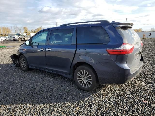 2018 Toyota Sienna XLE