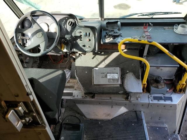 2006 Freightliner Chassis M Line WALK-IN Van