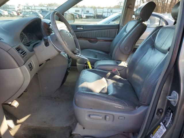 2005 Toyota Sienna XLE