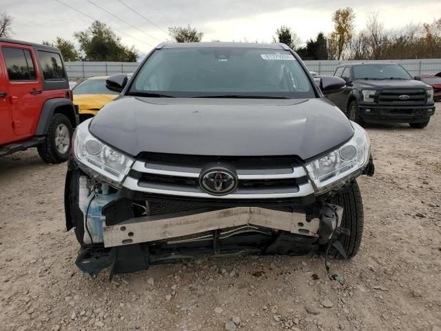 2018 Toyota Highlander SE