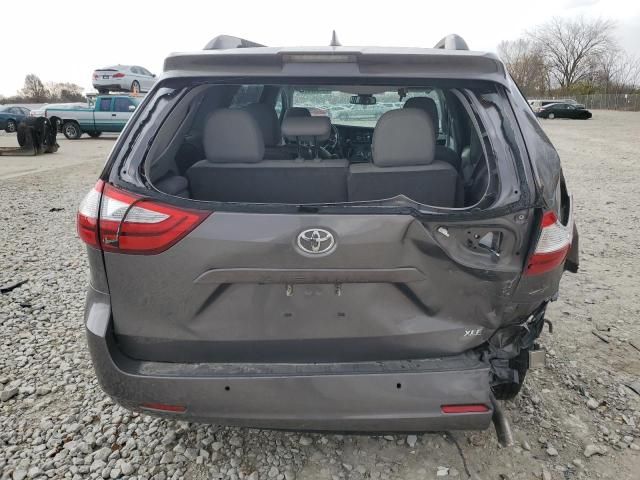 2019 Toyota Sienna XLE