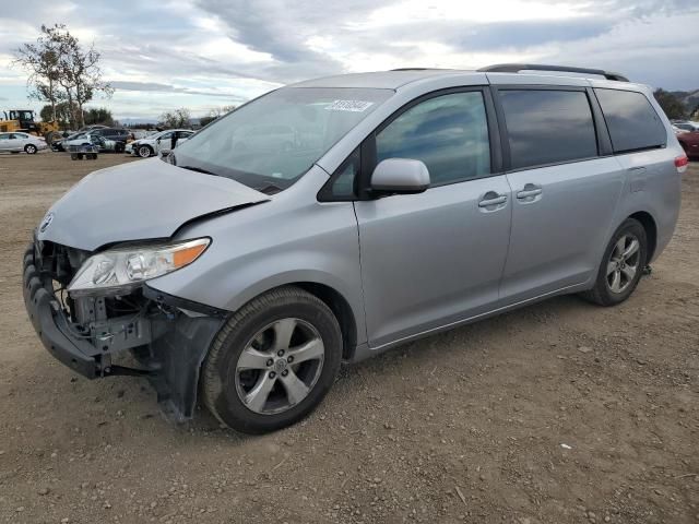 2014 Toyota Sienna LE