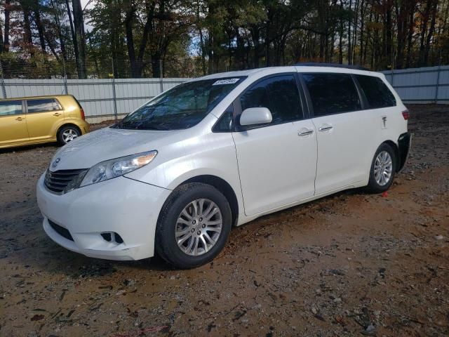 2016 Toyota Sienna XLE