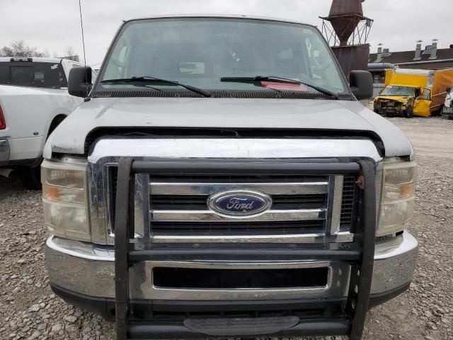 2013 Ford Econoline E350 Super Duty Wagon