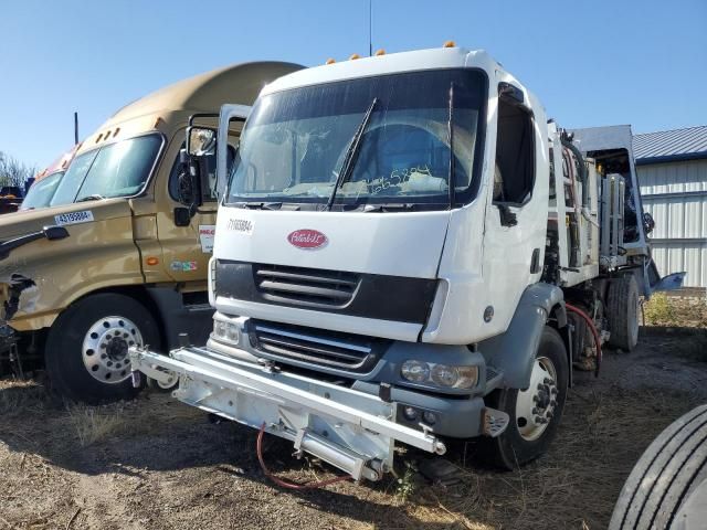 2015 Peterbilt 220