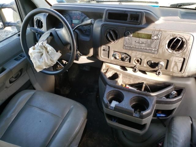 2019 Ford Econoline E350 Super Duty Cutaway Van