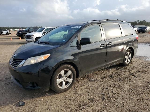 2017 Toyota Sienna LE