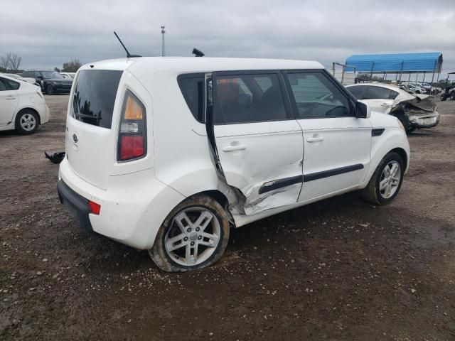 2011 KIA Soul +