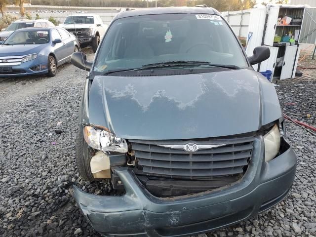 2005 Chrysler Town & Country